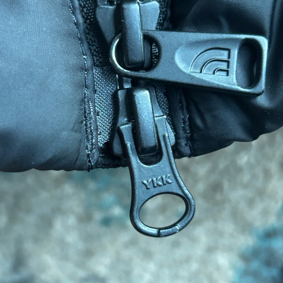 ❄️ The North Face Parka Jacket Size Medium with Detachable Hoodie❄️ - Picture 4 of 12